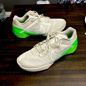 Zoom Metcon 2 Phantom 
Light Orewood/ Green Strike/White